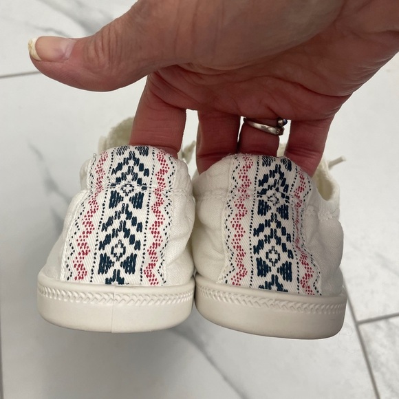 Madden Girl White Lace-Up Sneakers with Patterned Heel Size 9 - Picture 2 of 13